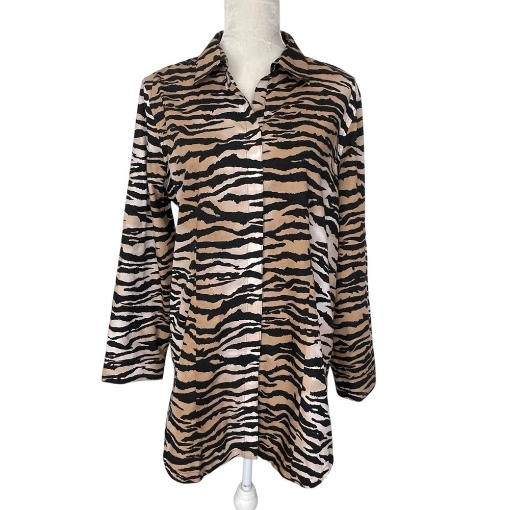 Chico’s Non-iron Zebra Print Animal Print Tunic Shirt Size 2 (L-12) Classic
